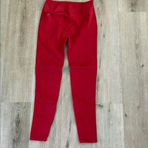 Fabletics High-Waisted Lace Seamless Legging